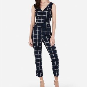 Express women’s windowpane print v-neck sleeveless jumpsuit - size Small Petite